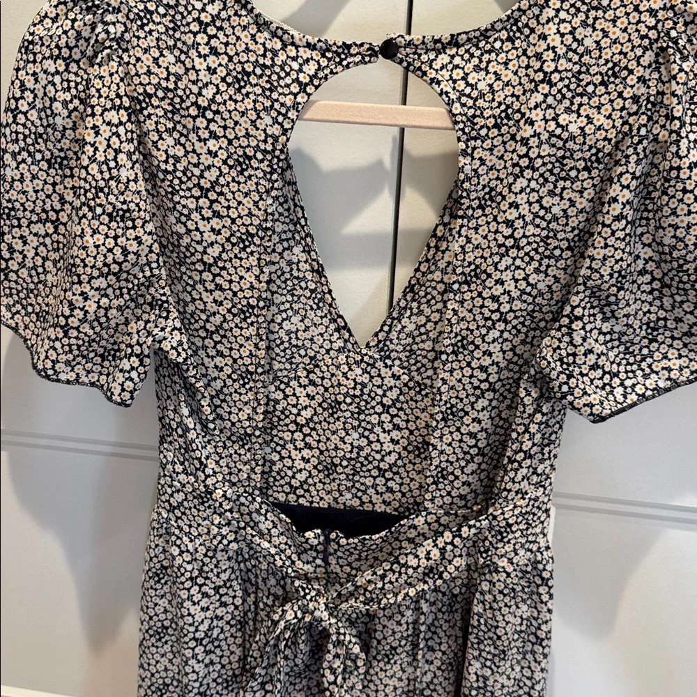 Floral V-Neck Midi Dress‎